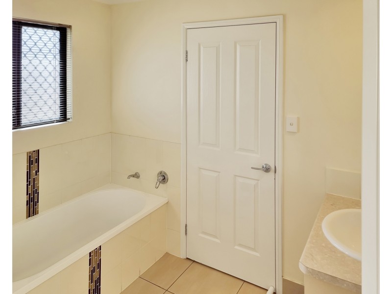 1/136 Soldiers Road, Bowen QLD 4805