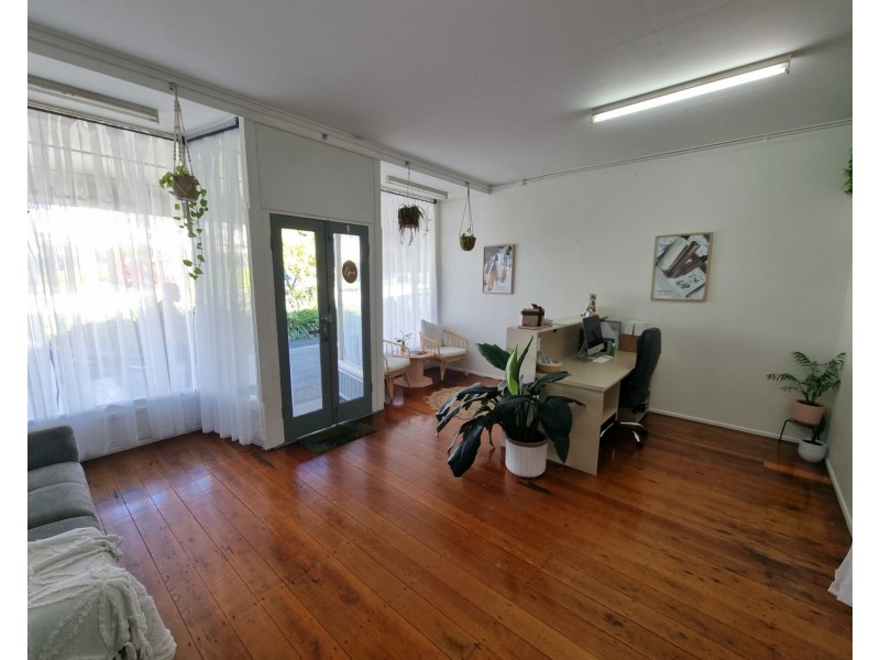 30 Herbert Street, Bowen QLD 4805