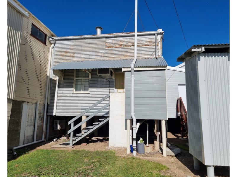 30 Herbert Street, Bowen QLD 4805