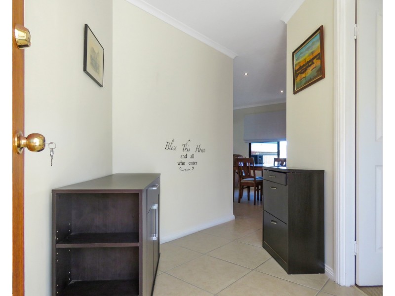 2/2 Allan Place, Bowen QLD 4805