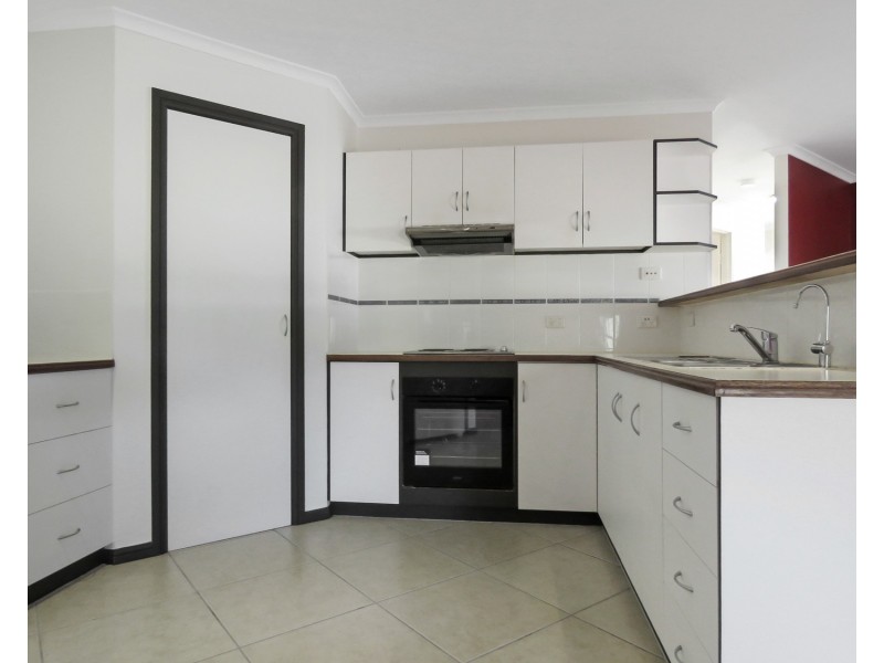 2/2 Allan Place, Bowen QLD 4805