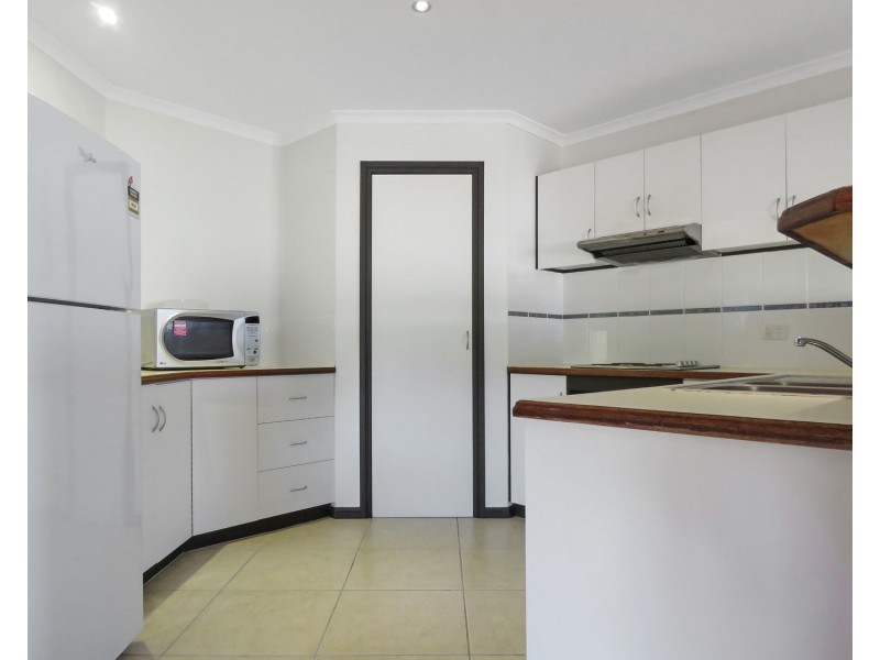 2/2 Allan Place, Bowen QLD 4805