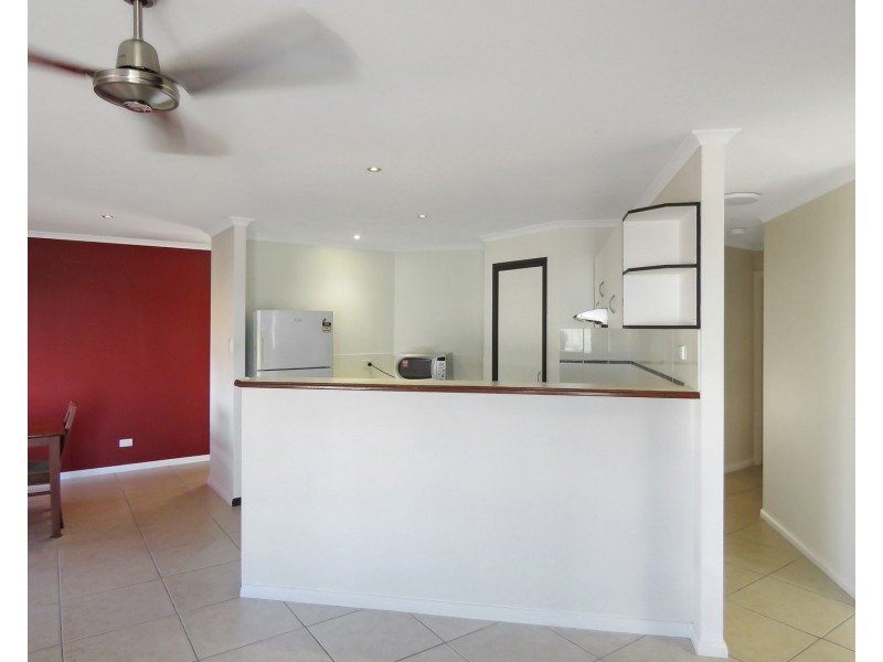 2/2 Allan Place, Bowen QLD 4805