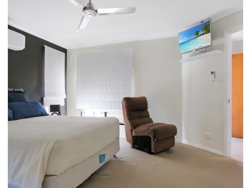 2/2 Allan Place, Bowen QLD 4805