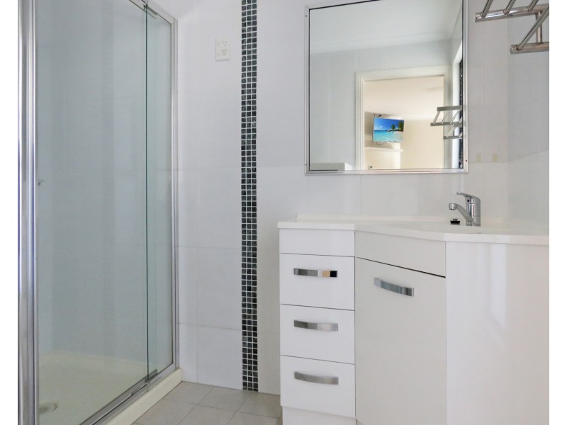 2/2 Allan Place, Bowen QLD 4805