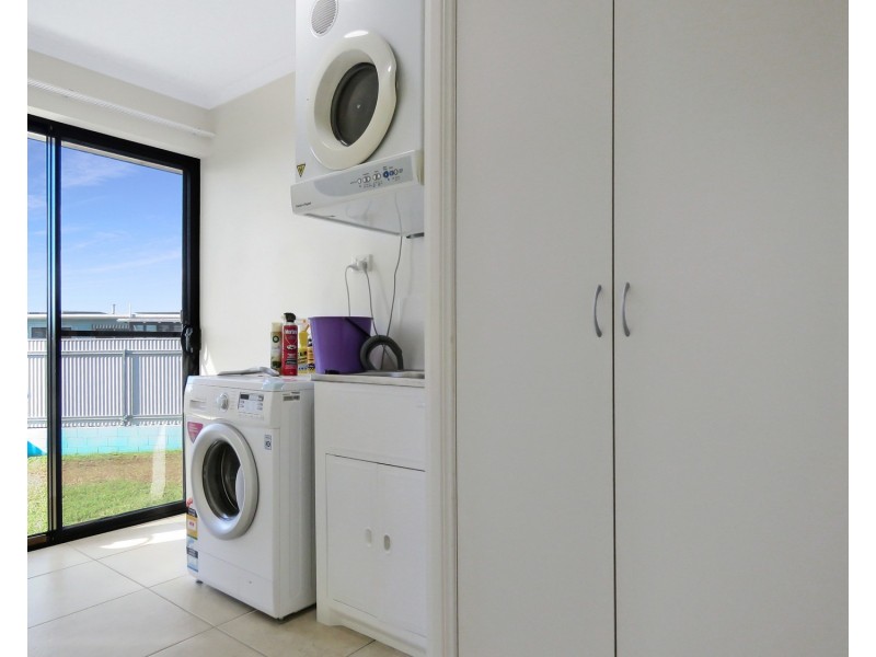 2/2 Allan Place, Bowen QLD 4805