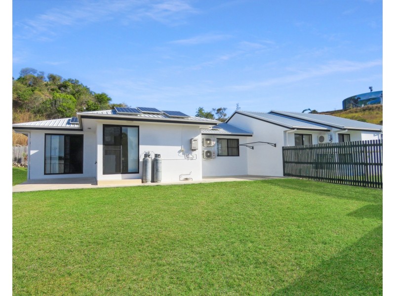 2/2 Allan Place, Bowen QLD 4805
