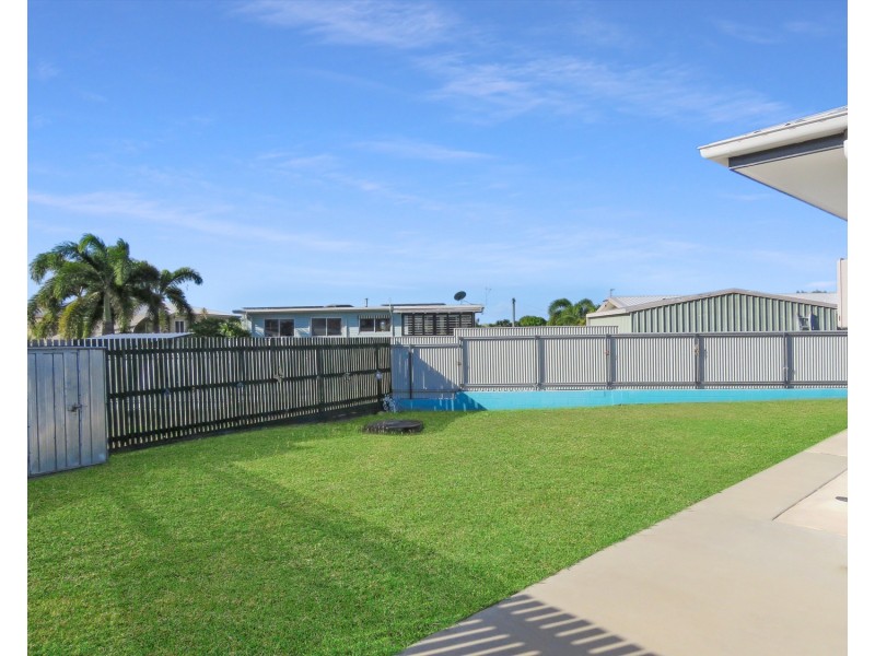 2/2 Allan Place, Bowen QLD 4805