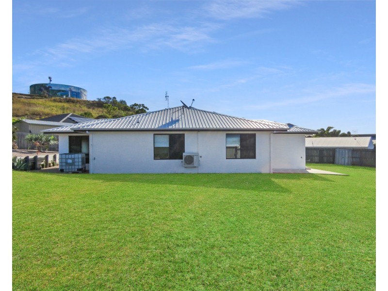 2/2 Allan Place, Bowen QLD 4805