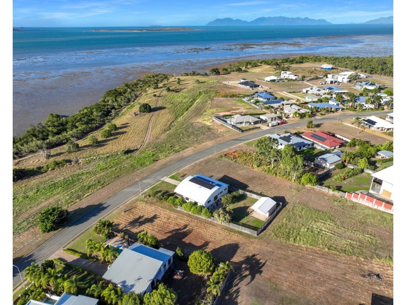 29 Marine Parade, Bowen QLD 4805