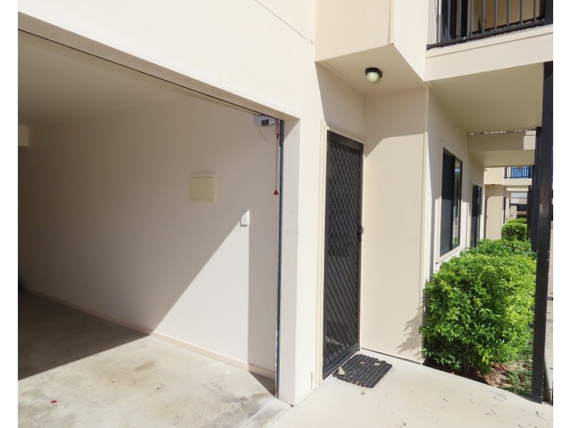 4/34 Poole Street, Bowen QLD 4805