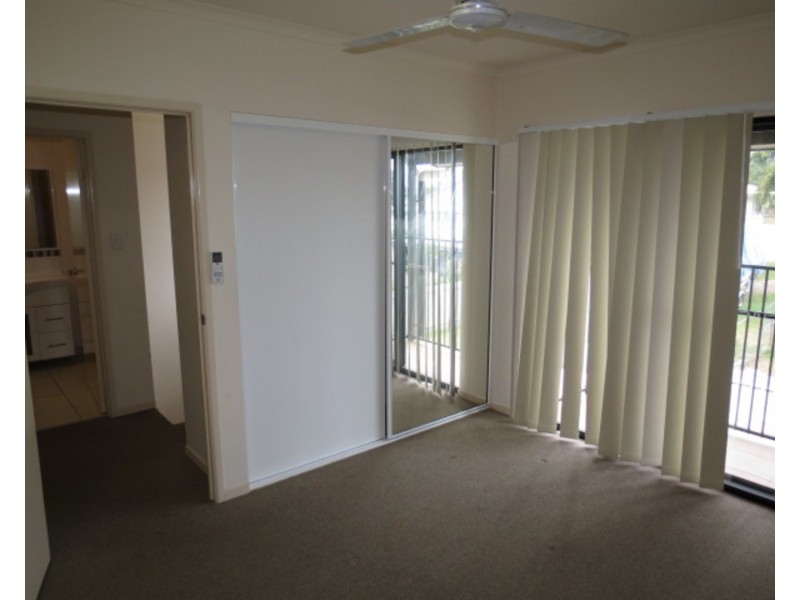 4/34 Poole Street, Bowen QLD 4805