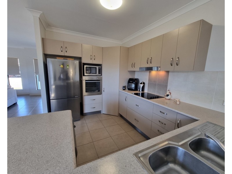 8 Eighth Close, Bowen QLD 4805