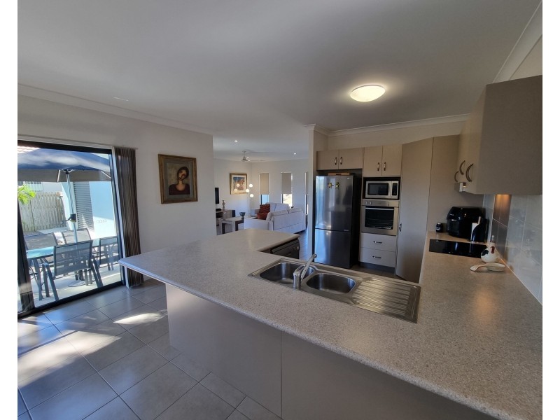 8 Eighth Close, Bowen QLD 4805