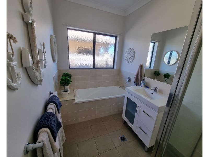 8 Eighth Close, Bowen QLD 4805