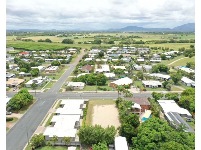 24 Tracey Street, Bowen QLD 4805