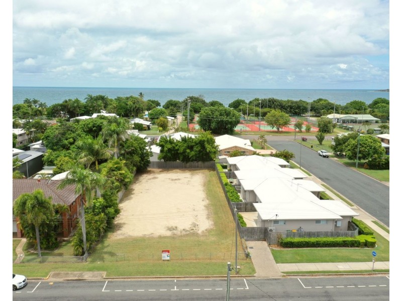 24 Tracey Street, Bowen QLD 4805