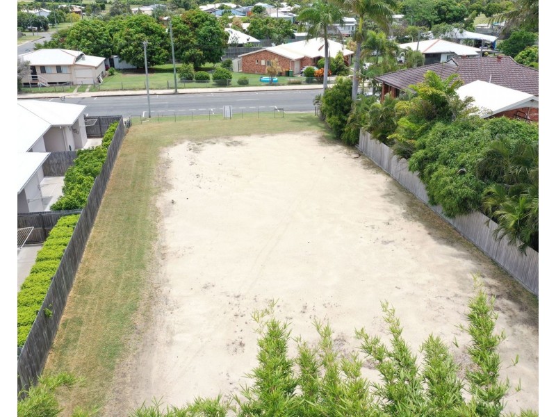 24 Tracey Street, Bowen QLD 4805