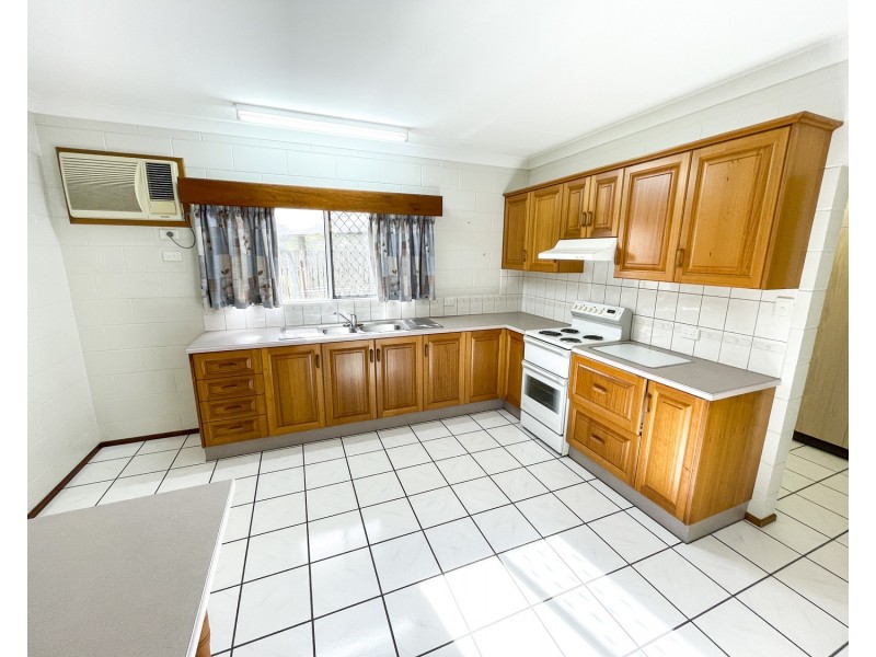 1/4 Bryant Avenue, Bowen QLD 4805