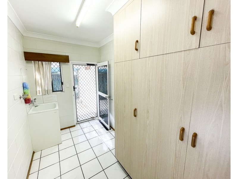 1/4 Bryant Avenue, Bowen QLD 4805