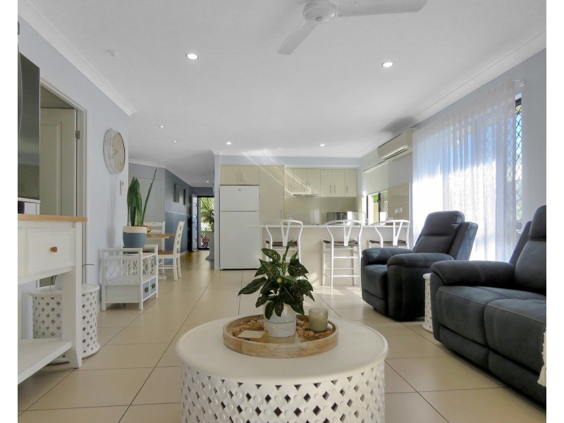 1/23 Tea Tree Close, Bowen QLD 4805