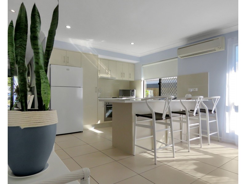 1/23 Tea Tree Close, Bowen QLD 4805