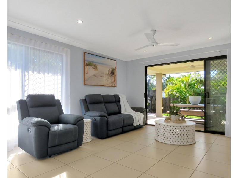 1/23 Tea Tree Close, Bowen QLD 4805