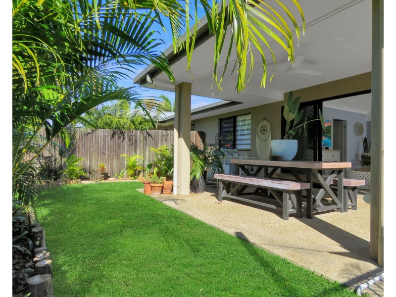 1/23 Tea Tree Close, Bowen QLD 4805