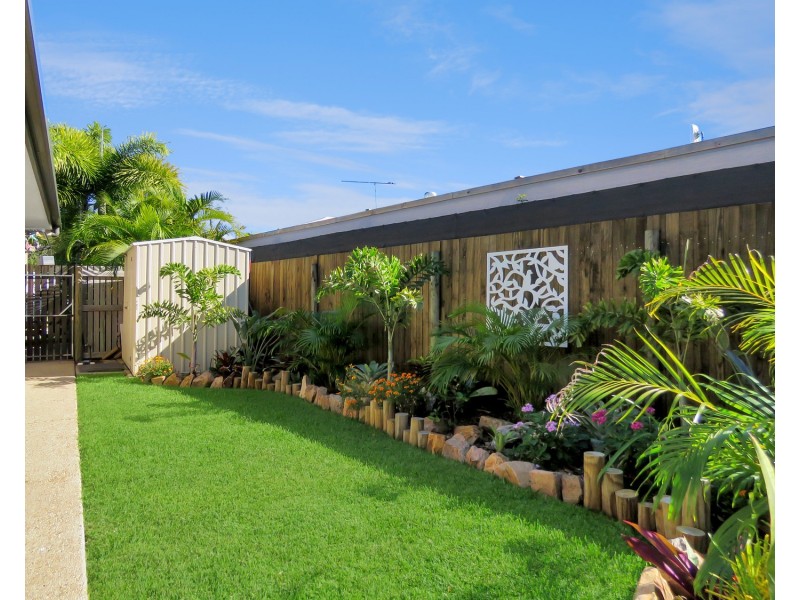 1/23 Tea Tree Close, Bowen QLD 4805