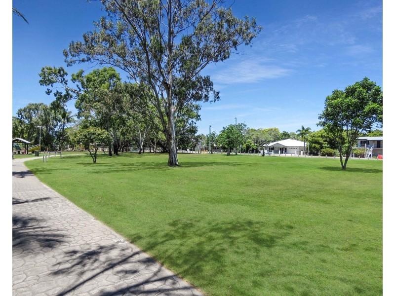 1/23 Tea Tree Close, Bowen QLD 4805