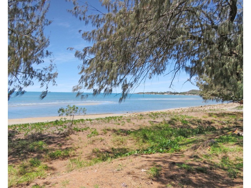 1/23 Tea Tree Close, Bowen QLD 4805