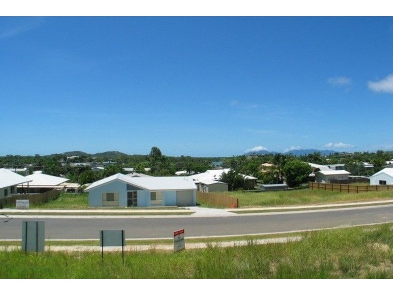 9 Allan Place, Bowen QLD 4805