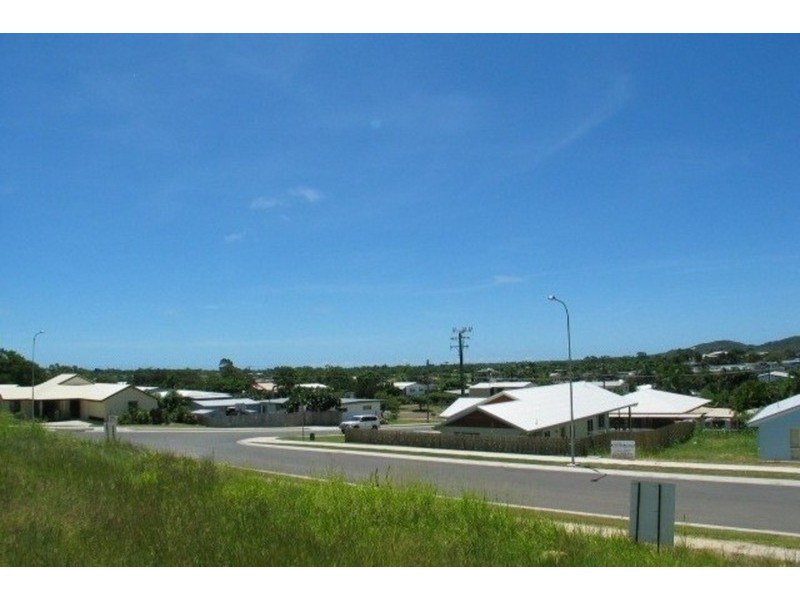 9 Allan Place, Bowen QLD 4805