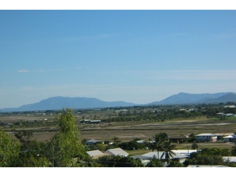 13 Pilcher Place, Bowen QLD 4805