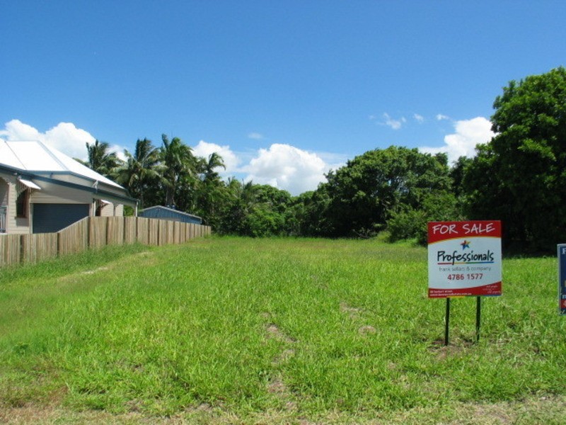 53 Golf Links Road, Bowen QLD 4805