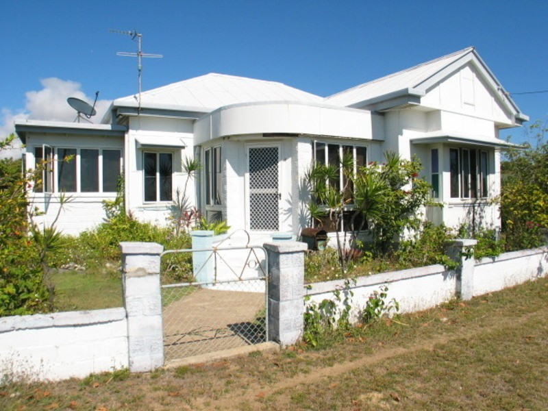 61 Esplanade, Queens Beach, Bowen QLD 4805