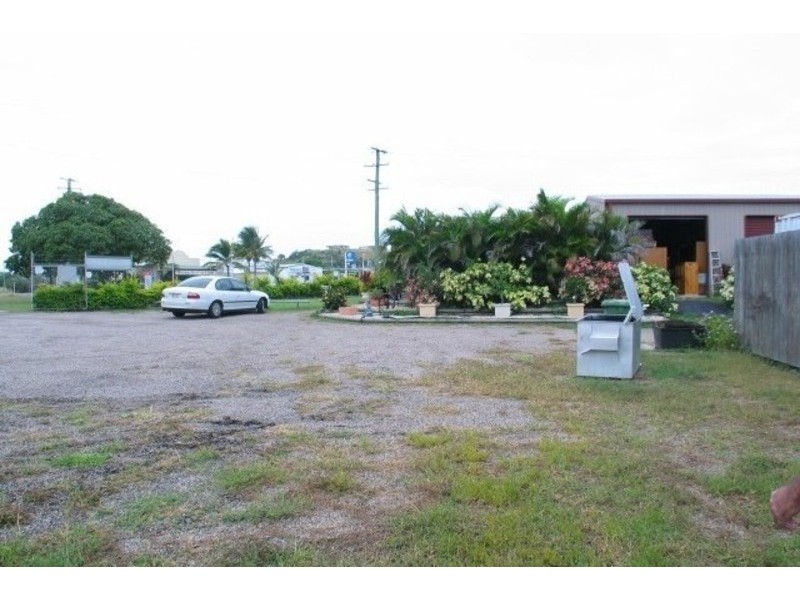 27 Don Street, Bowen QLD 4805