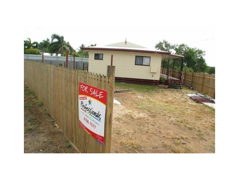 30 Emmerson Drive, Bowen QLD 4805