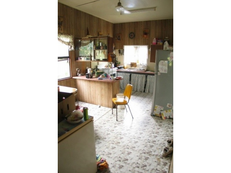 102 Powell Street, Bowen QLD 4805