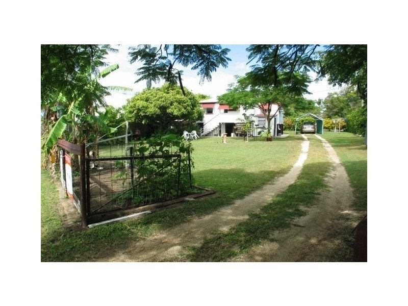 26 Reynolds Street, Bowen QLD 4805