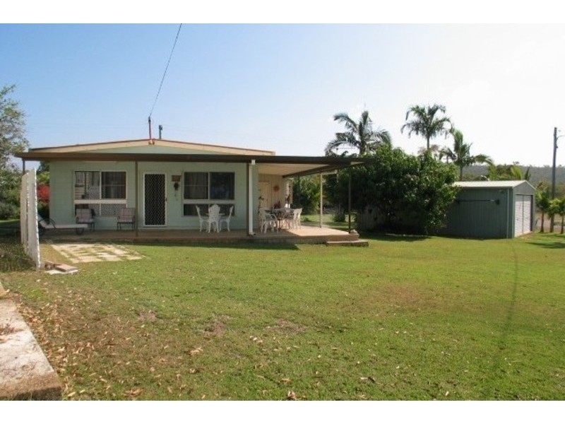 77 Whyte Avenue, Bowen QLD 4805