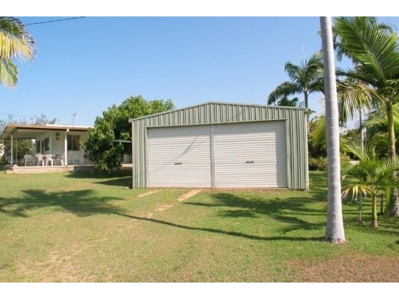 77 Whyte Avenue, Bowen QLD 4805