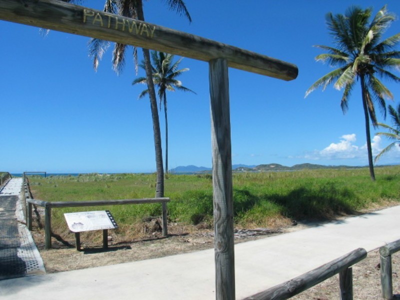 63 Queens Beach Esplanade, Bowen QLD 4805