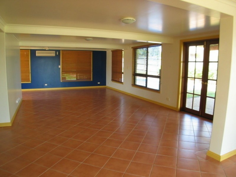 36 Wentworth Street, Bowen QLD 4805