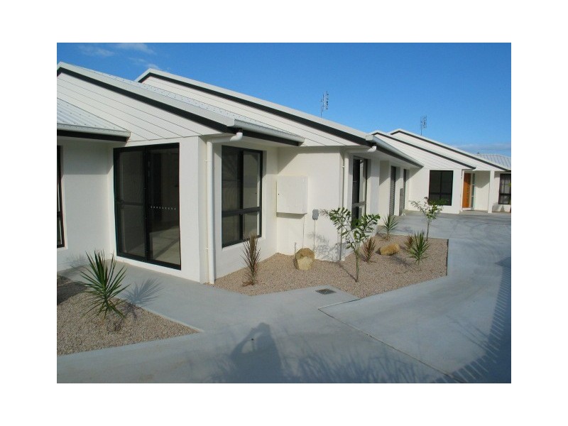 1/2 Allan Place, Bowen QLD 4805