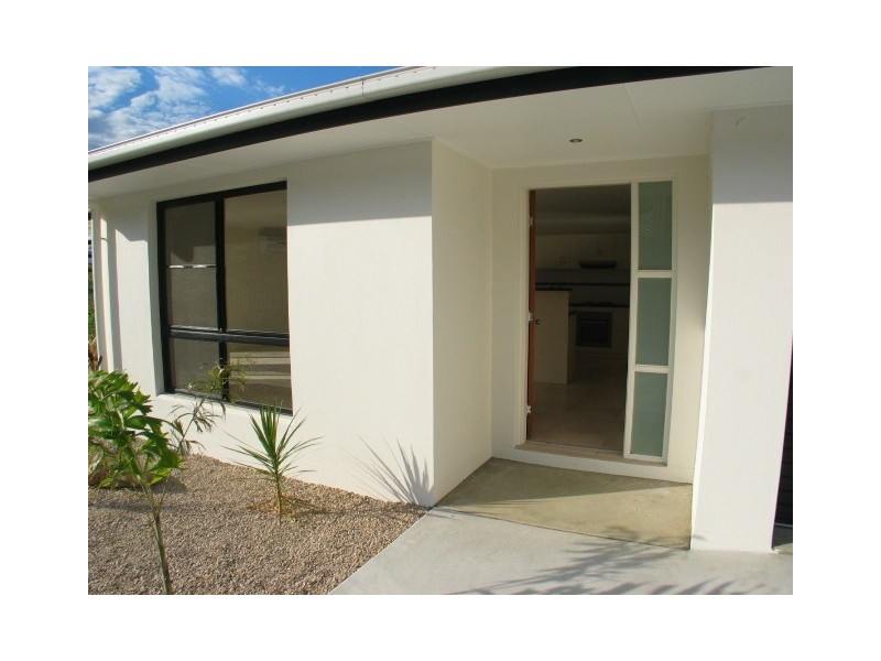 1/2 Allan Place, Bowen QLD 4805