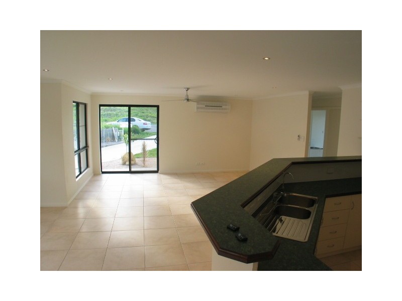 1/2 Allan Place, Bowen QLD 4805