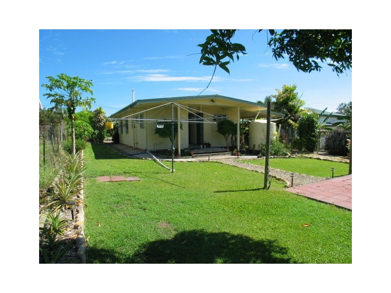 3 Rosshall Street, Bowen QLD 4805