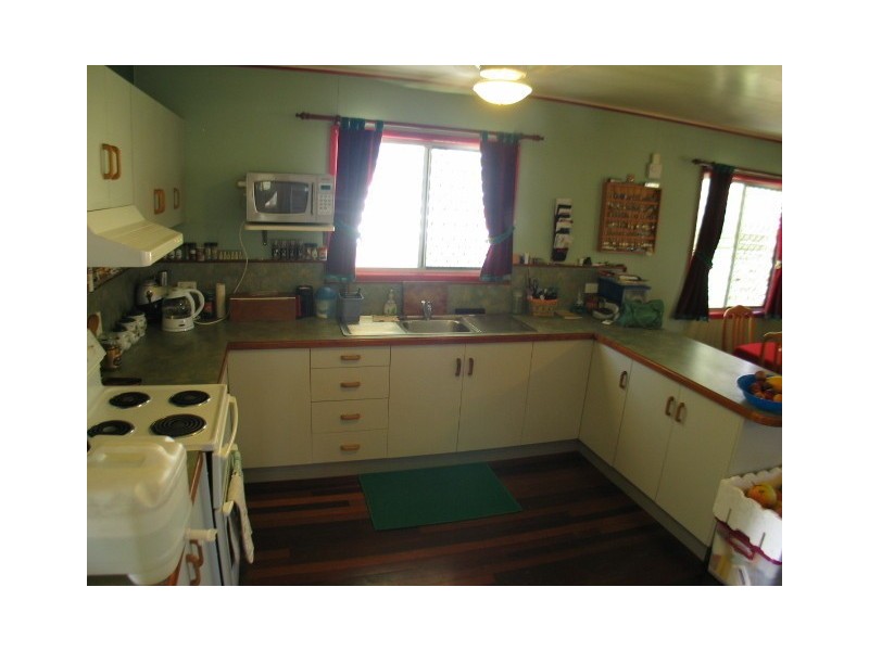 3 Rosshall Street, Bowen QLD 4805