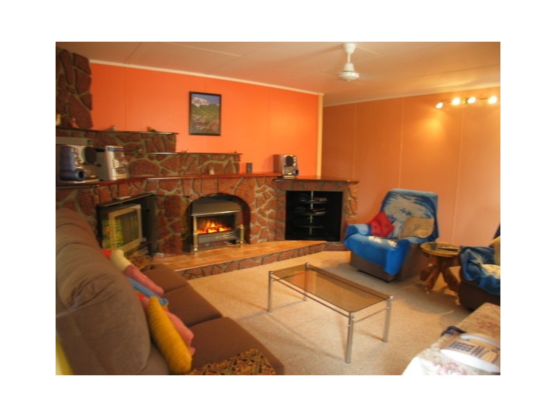 10 McLennan Street, Collinsville QLD 4804